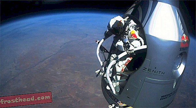 Trois vues du saut en parachute record de Felix Baumgartner depuis la stratosphère
