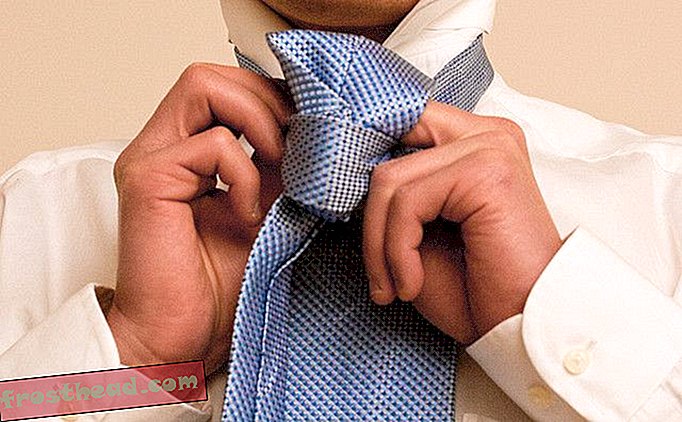 Математикът изчислява 177 147 начини за връзване на вратовръзка