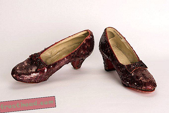 Après 13 ans de chasse, le FBI attrape la paire de pantoufles rubis de Dorothy