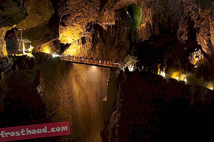 स्लोवेनिया की प्राचीन स्कोजन गुफाएं मेस्मराइजिंग हैं